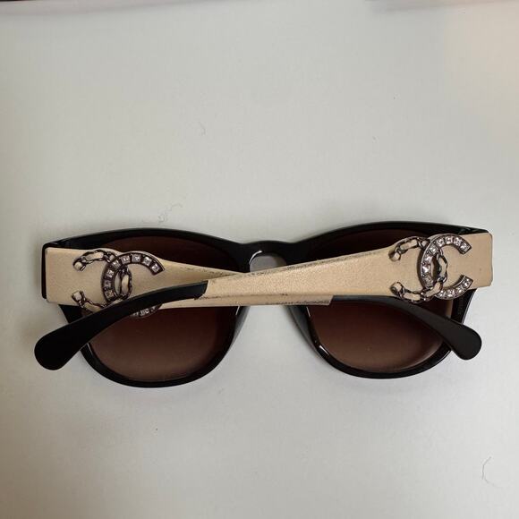 CHANEL 5455QA C501 S5 Sunglasses Cream Leather CC Interlocking Chain Black USED - Picture 7 of 12